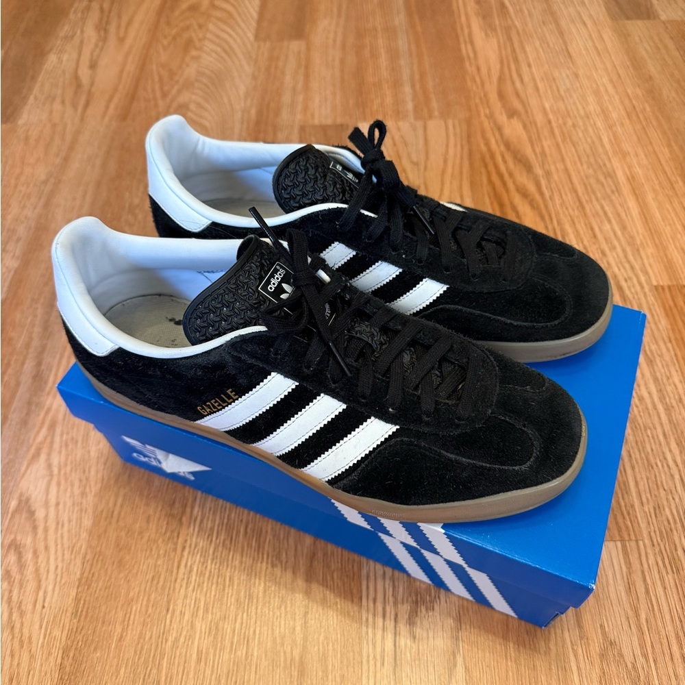 Adidas Black and White Sneakers Retro Style